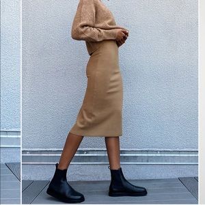 Johan skirts Aritzia